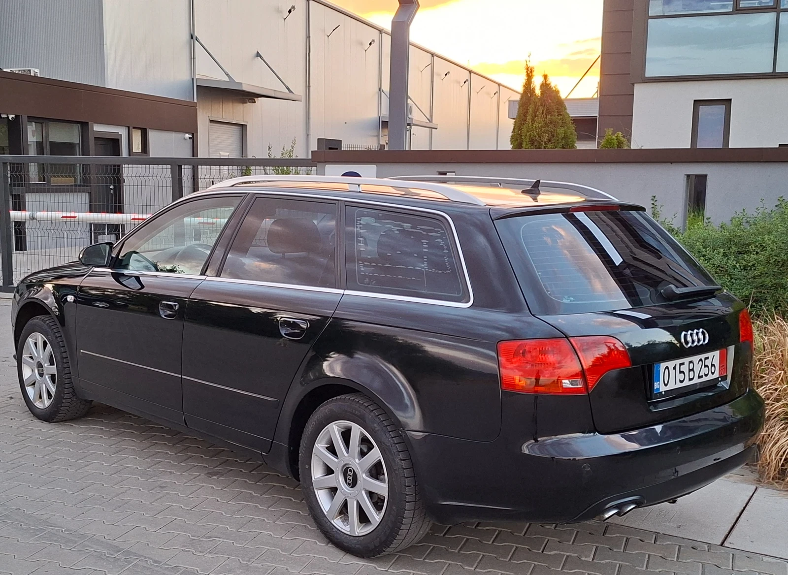 Audi A4 2.0TDI* (140кс)* S-LINE* NAVI* НОВ ВНОС* , снимка 5 - Автомобили и джипове - 55944271