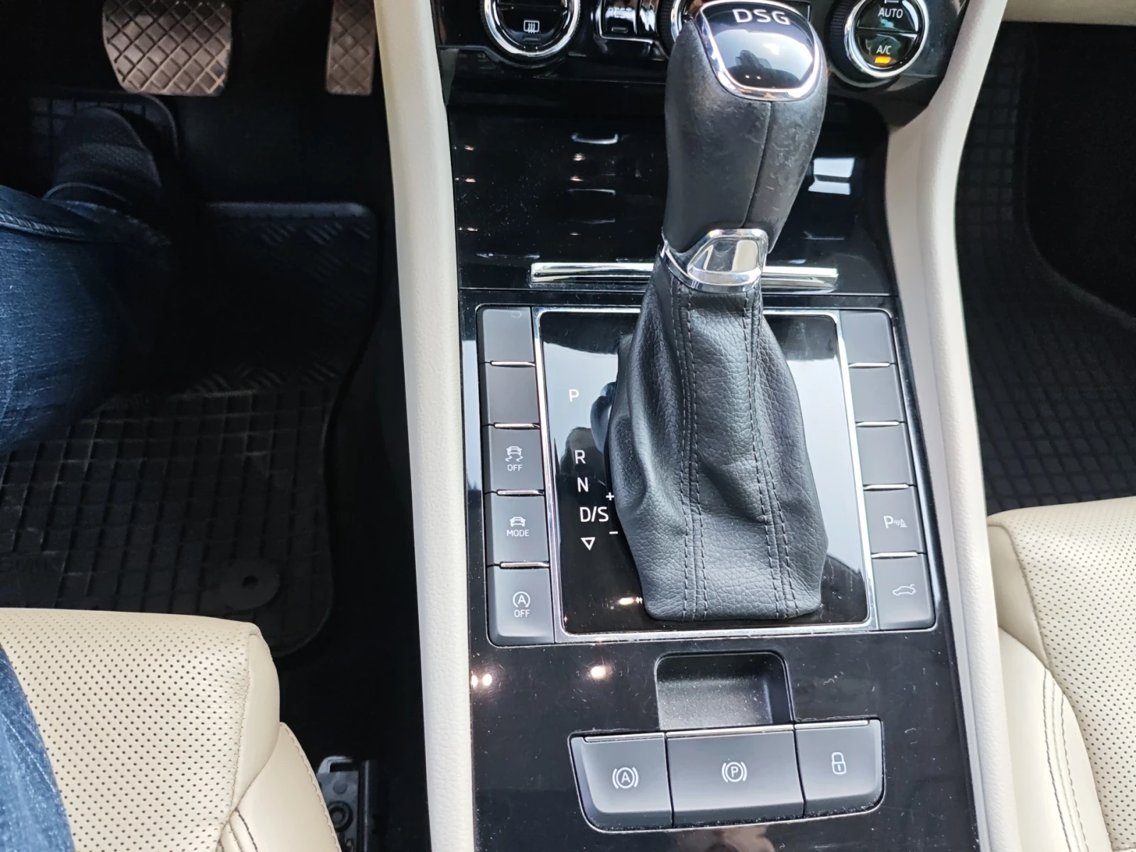 Skoda Superb 2, 0 TDI 7DSG , снимка 13 - Автомобили и джипове - 55947364