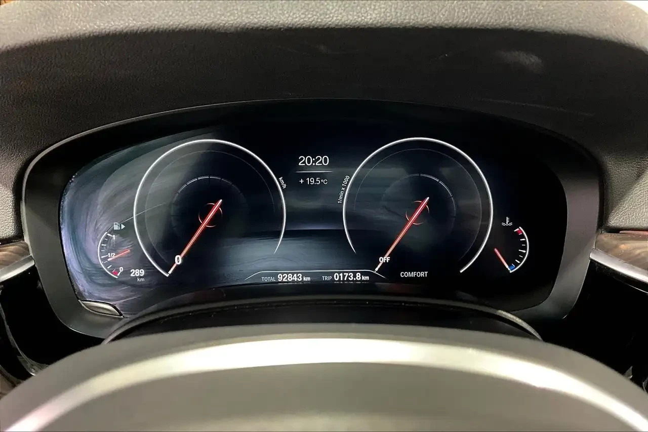 BMW 530 M Sport| Premium Enhanced| Harman Kardon| 360| SOF, снимка 11 - Автомобили и джипове - 56728145