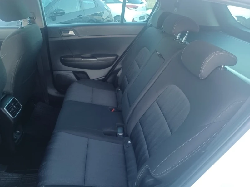 Kia Sportage 1.6 CRDI, снимка 6 - Автомобили и джипове - 50586529