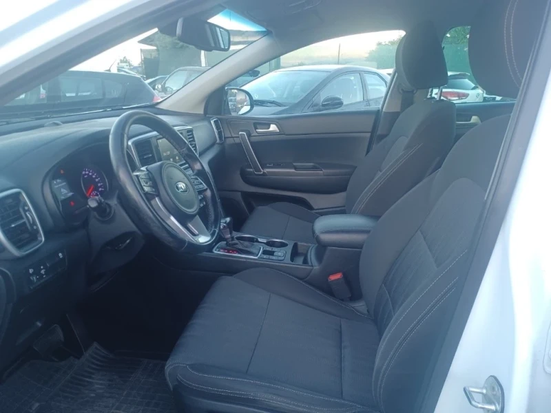 Kia Sportage 1.6 CRDI, снимка 7 - Автомобили и джипове - 50586529
