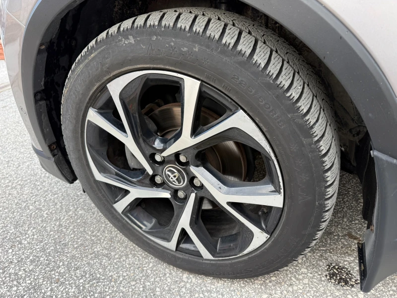 Toyota C-HR 1.8 Hybrid, снимка 13 - Автомобили и джипове - 53392367