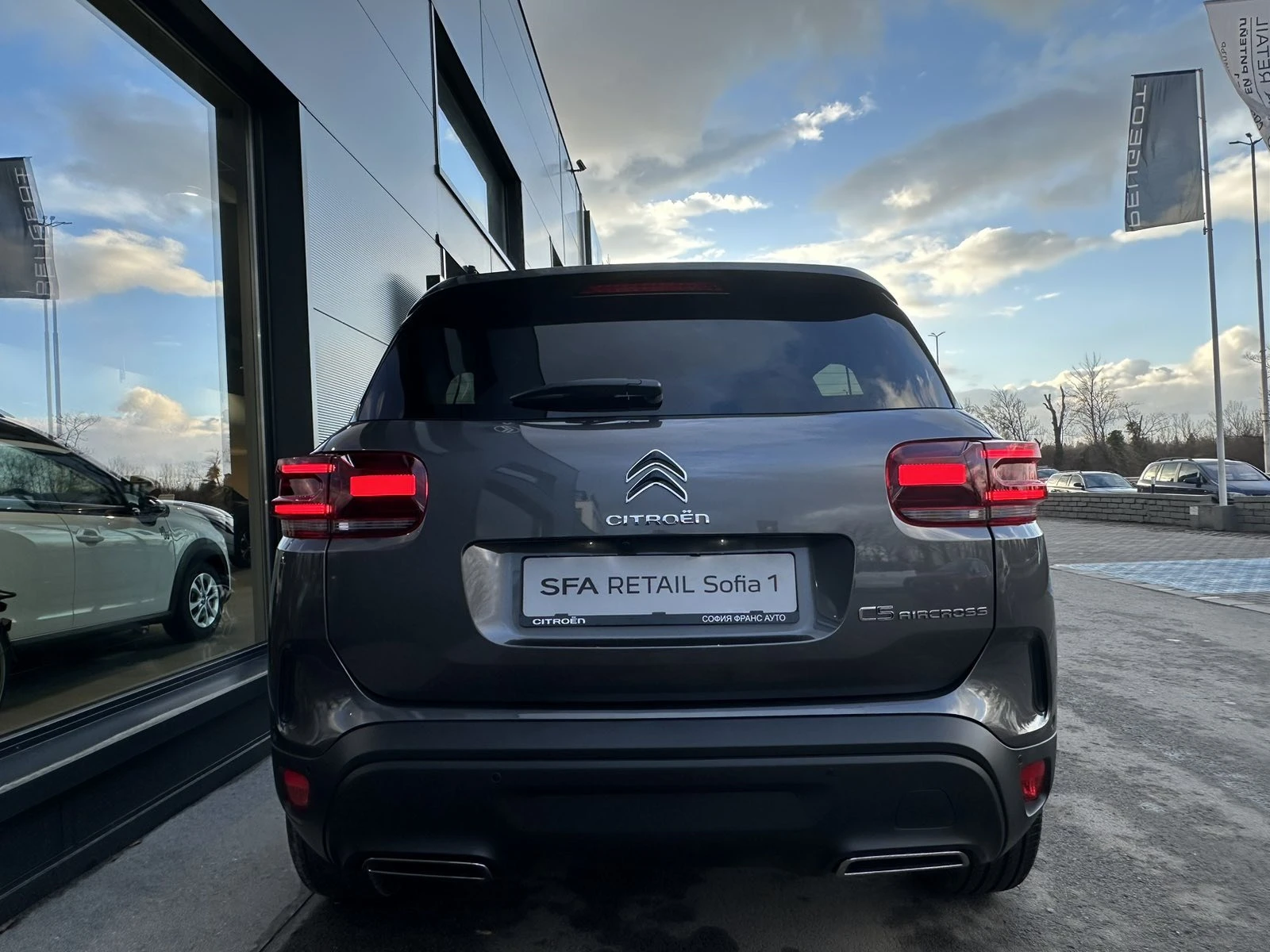 Citroen C5 Aircross FL SHINE HYBRID 136 e-DCS6 E6.4 - изображение 8