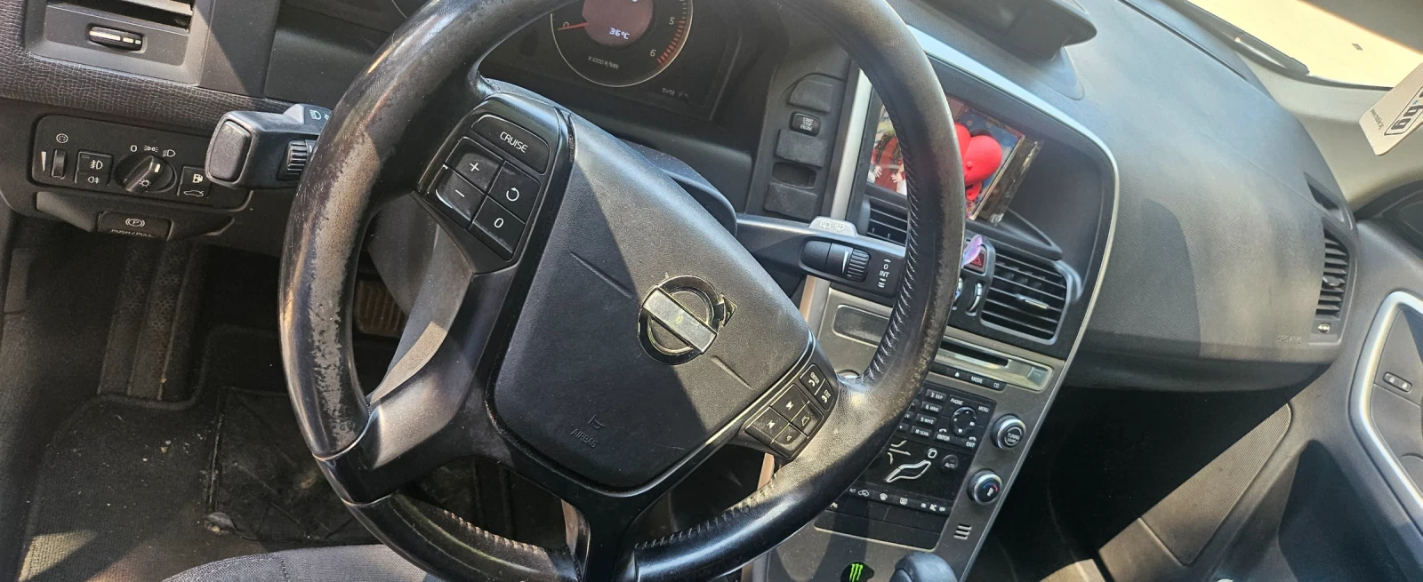 Volvo XC60 2.4 D5 - изображение 9