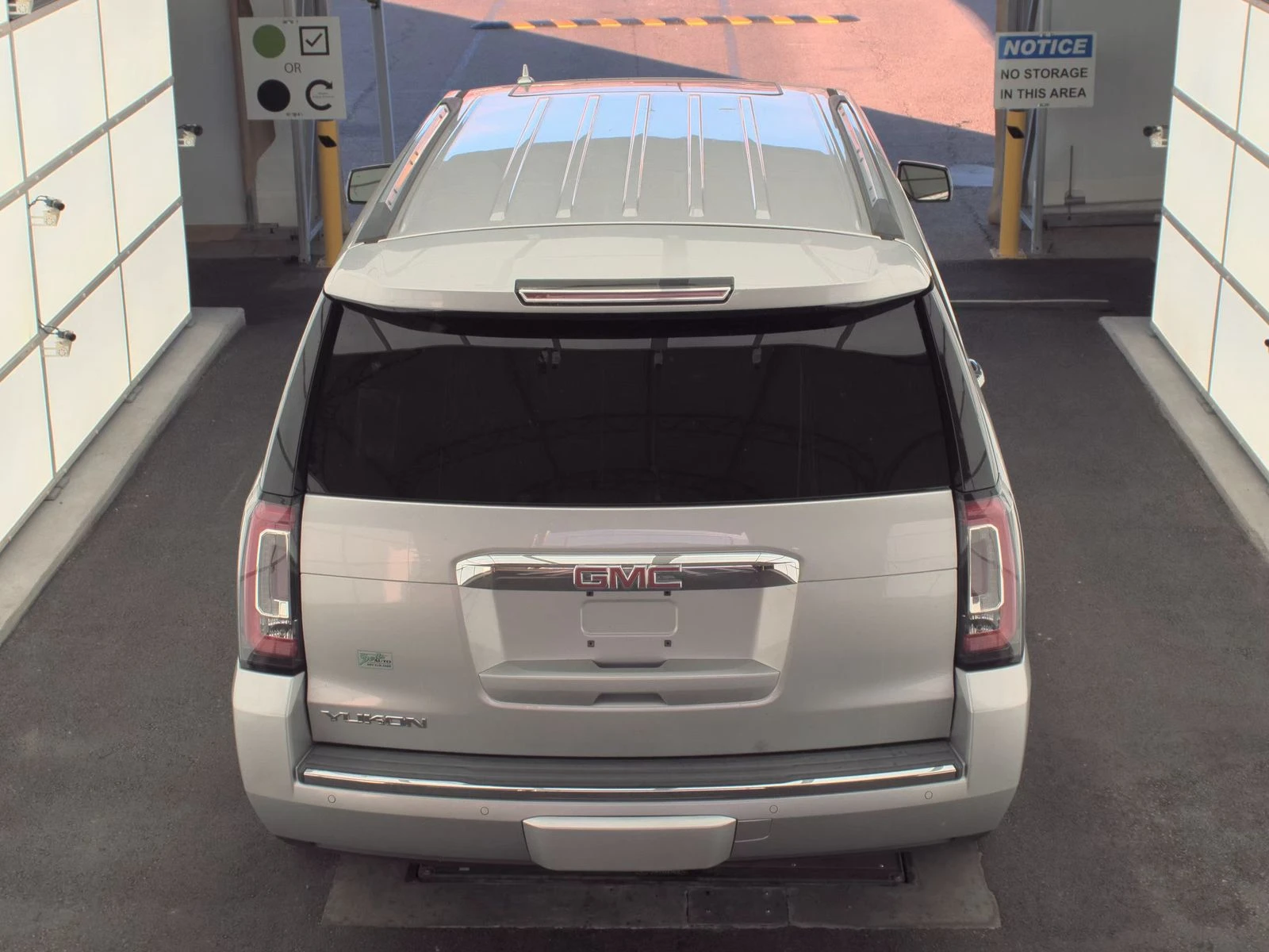 Gmc Yukon Denali 5SA - изображение 5