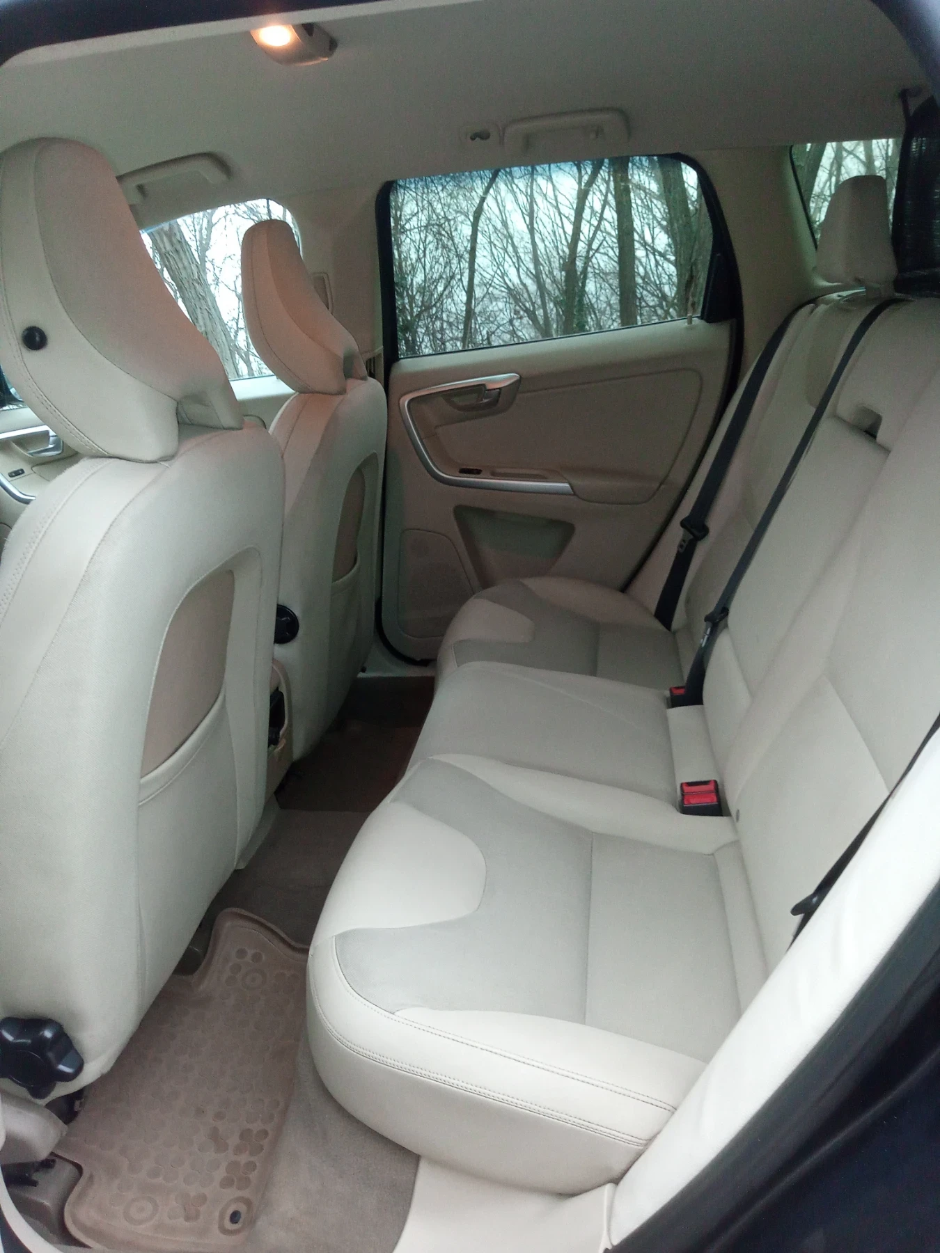 Volvo XC60 2.4 D3 4х4 , снимка 5 - Автомобили и джипове - 53714463