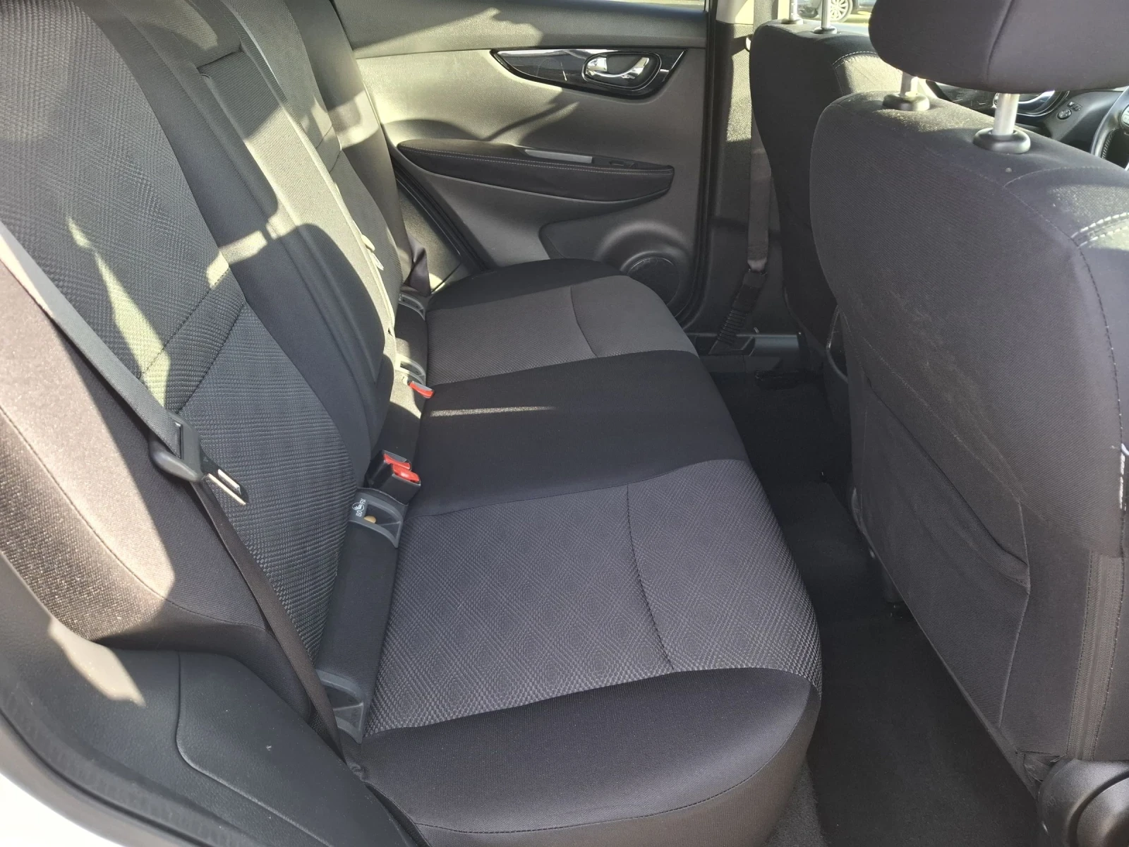 Nissan Qashqai 1, 5 DCI-115ps, Navi, Kamera, Euro 6B, снимка 11 - Автомобили и джипове - 53976985