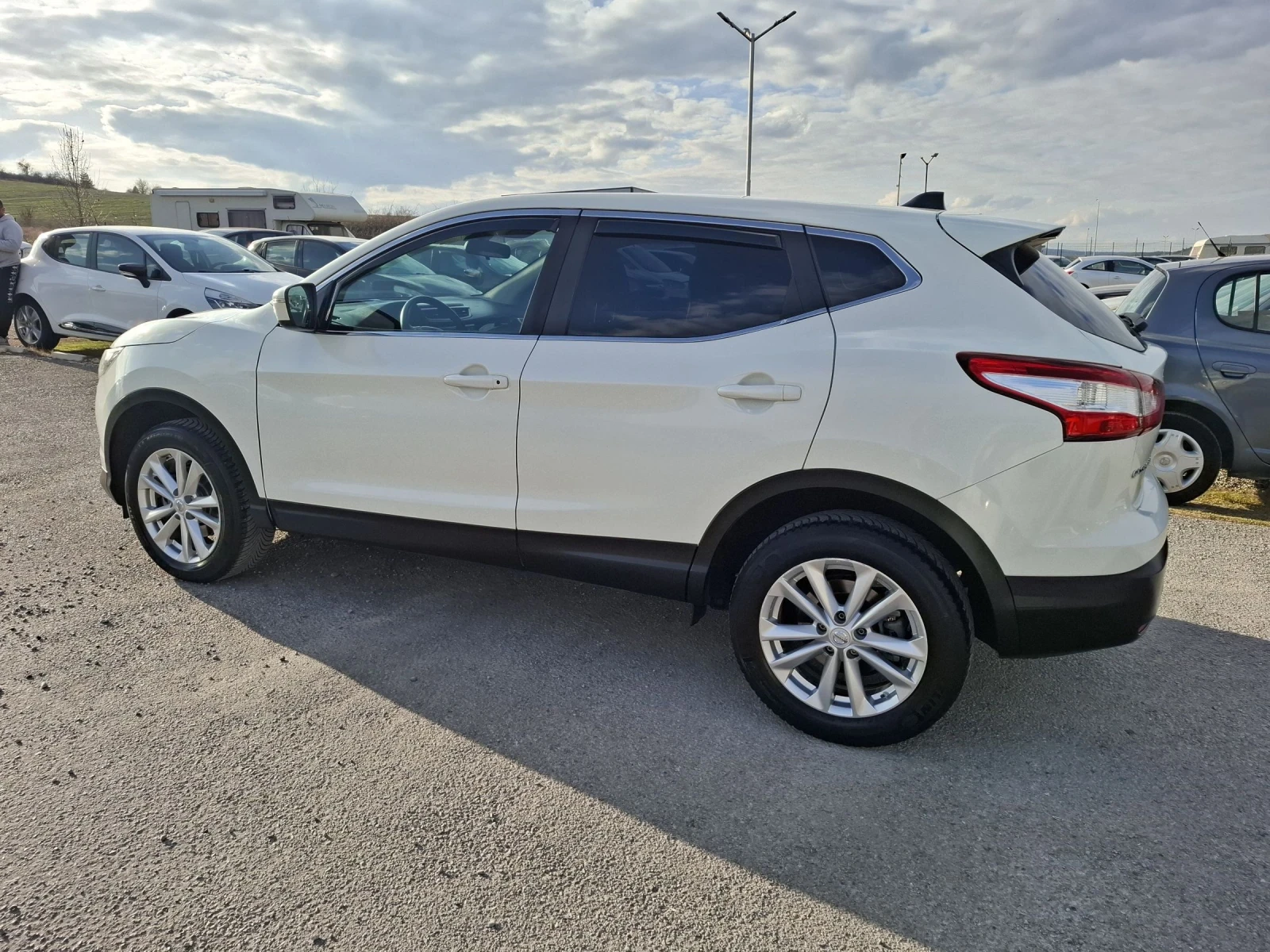 Nissan Qashqai 1, 5 DCI-115ps, Navi, Kamera, Euro 6B, снимка 5 - Автомобили и джипове - 53976985