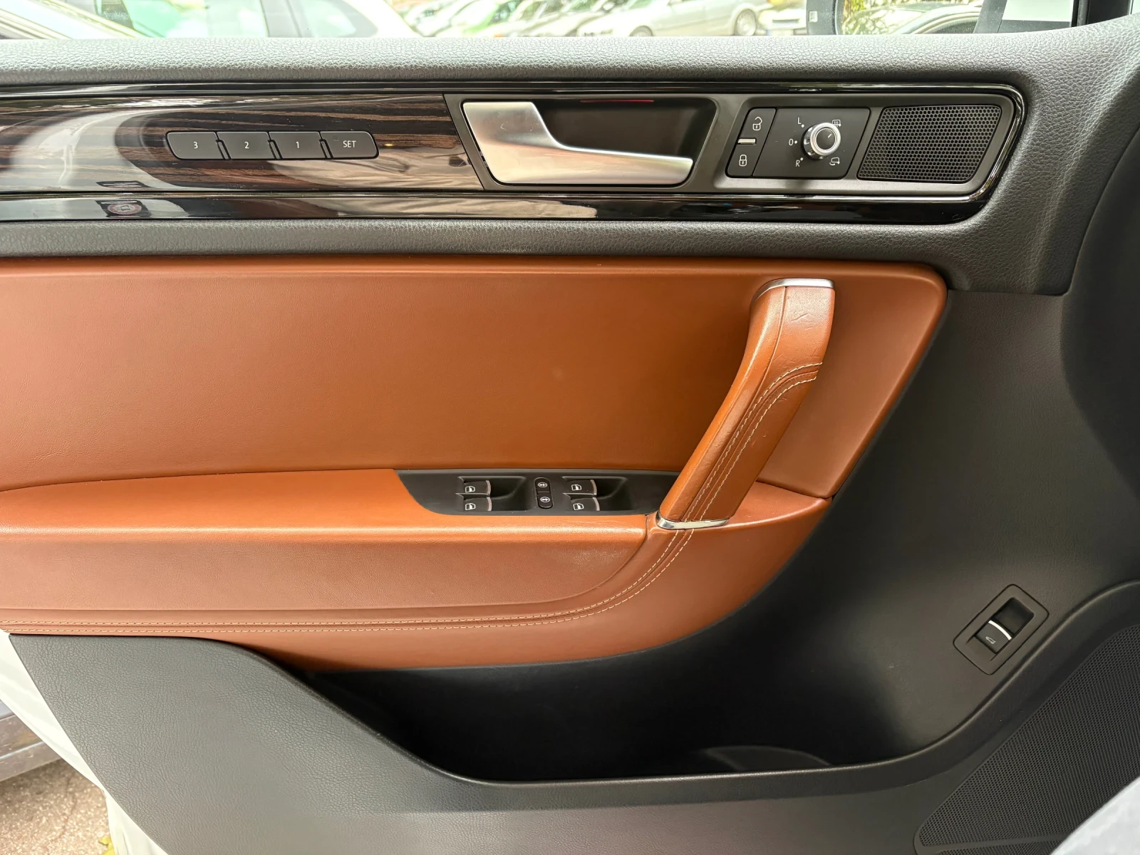 VW Touareg, снимка 4 - Автомобили и джипове - 56522826