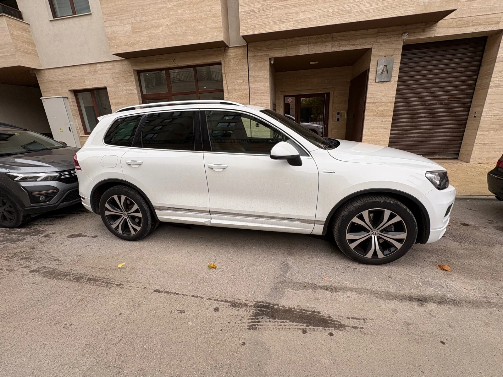 VW Touareg, снимка 2 - Автомобили и джипове - 56522826