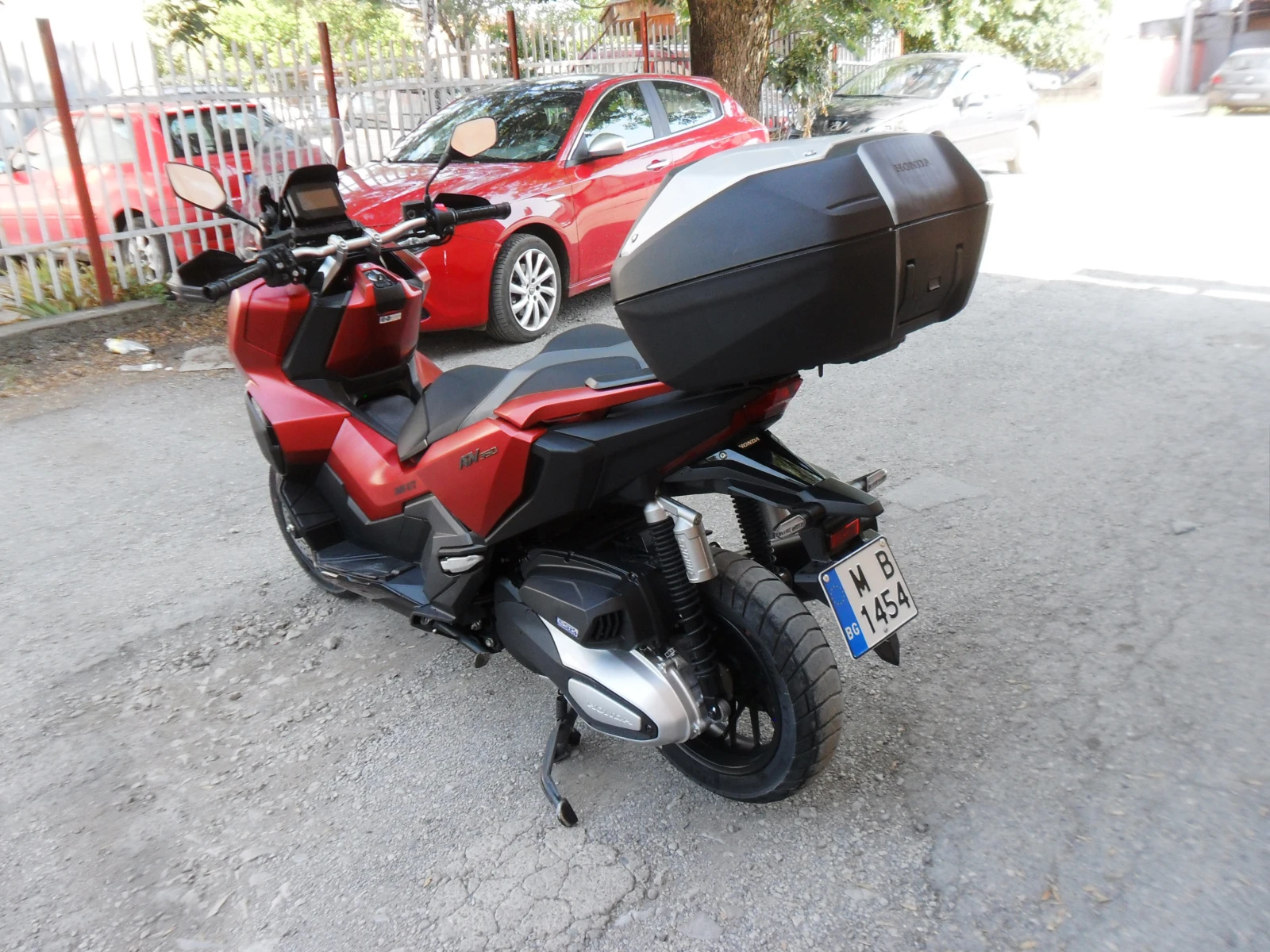 Honda X-ADV 350i- Mat Carnelian Red Metallic, снимка 16 - Мотоциклети и мототехника - 55098139