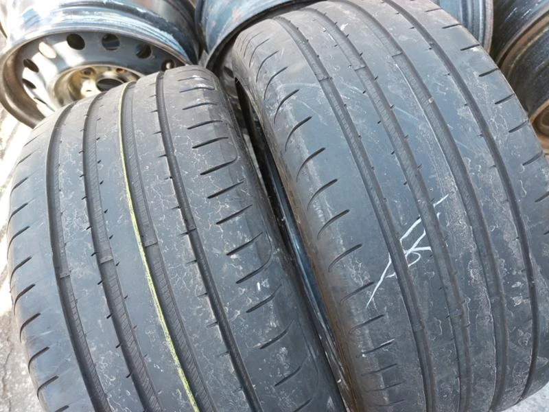 Гуми Летни 225/40R18, снимка 2 - Гуми и джанти - 36801270