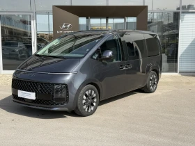 Hyundai Staria LUX AWD