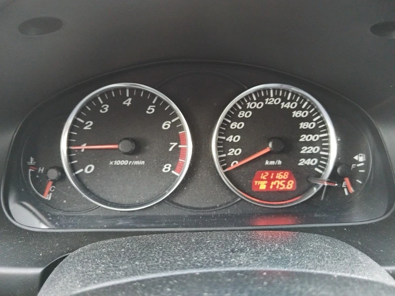 Mazda 6 1.8i 121000km., снимка 10 - Автомобили и джипове - 46565896