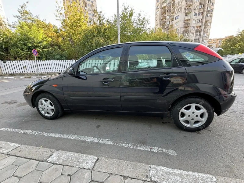 Ford Focus 1.8i, снимка 8 - Автомобили и джипове - 47369630