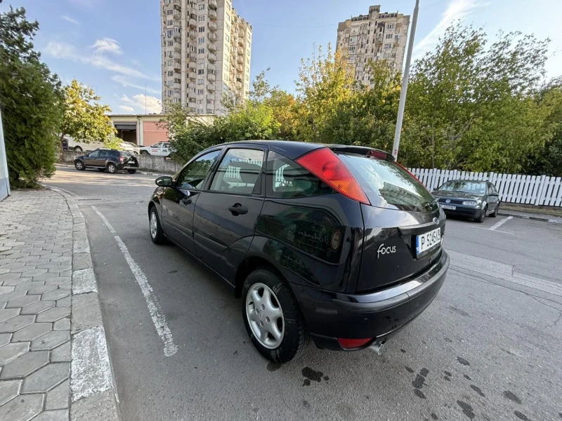 Ford Focus 1.8i, снимка 5 - Автомобили и джипове - 47369630