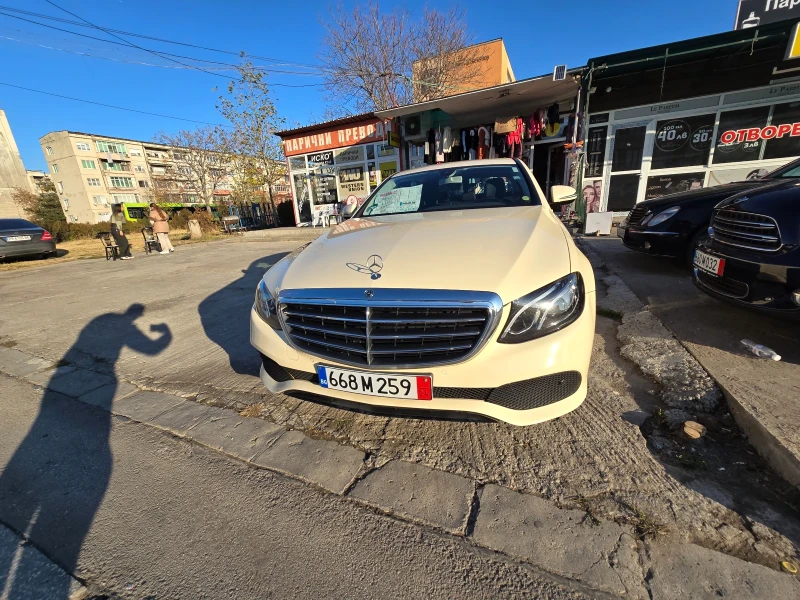 Mercedes-Benz E 220 РЕАЛЕН ПРОБЕГ, снимка 2 - Автомобили и джипове - 48378706