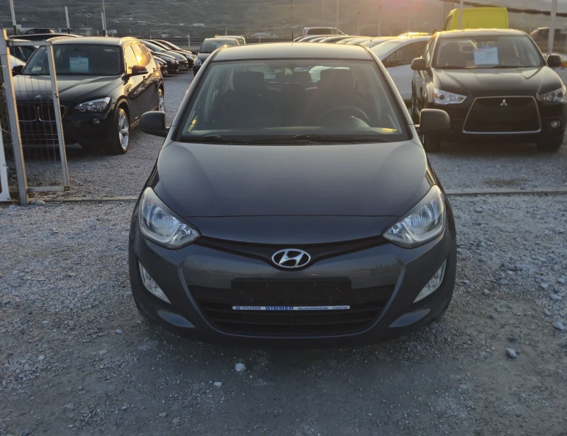 Hyundai I20 1.3бензин2014г ТОПсъстояние, снимка 2 - Автомобили и джипове - 49028202