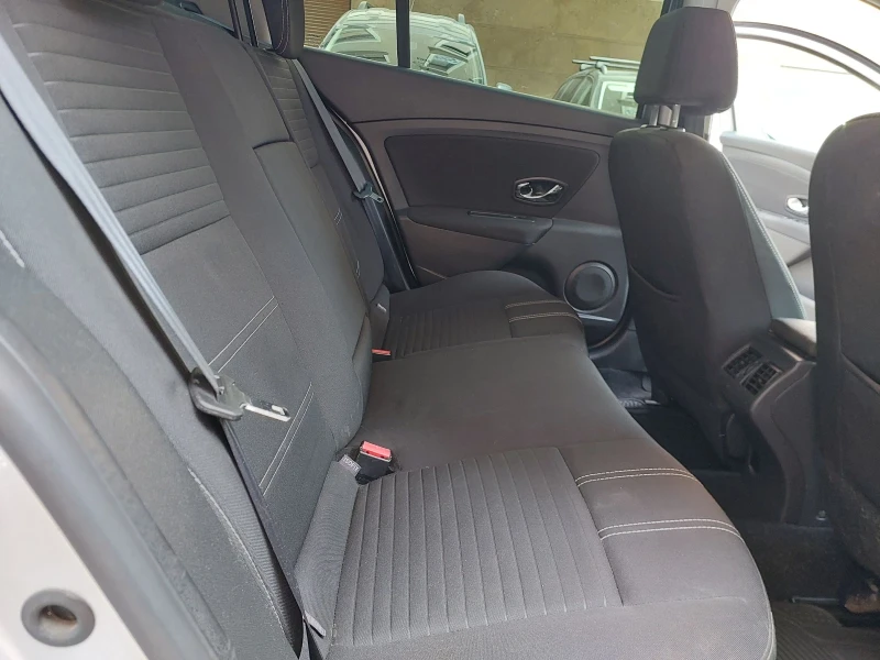 Renault Fluence 1.5 dci, снимка 10 - Автомобили и джипове - 52517778
