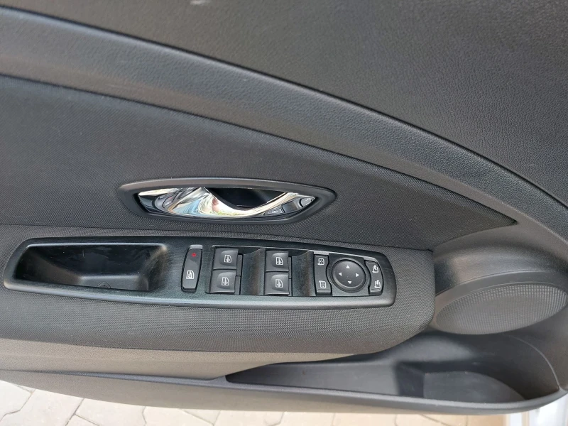 Renault Fluence 1.5 dci, снимка 6 - Автомобили и джипове - 52517778
