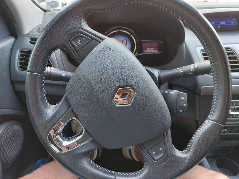 Renault Fluence 1.5 dci, снимка 12 - Автомобили и джипове - 52517778