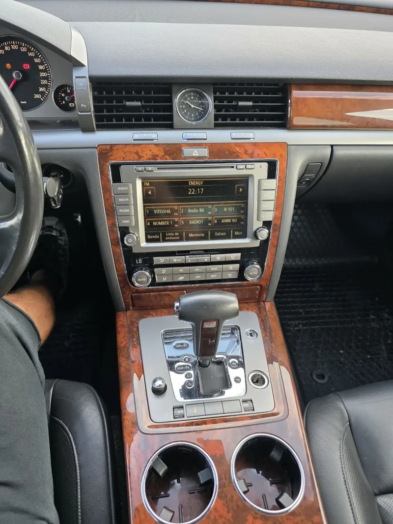 VW Phaeton, снимка 10 - Автомобили и джипове - 52395140