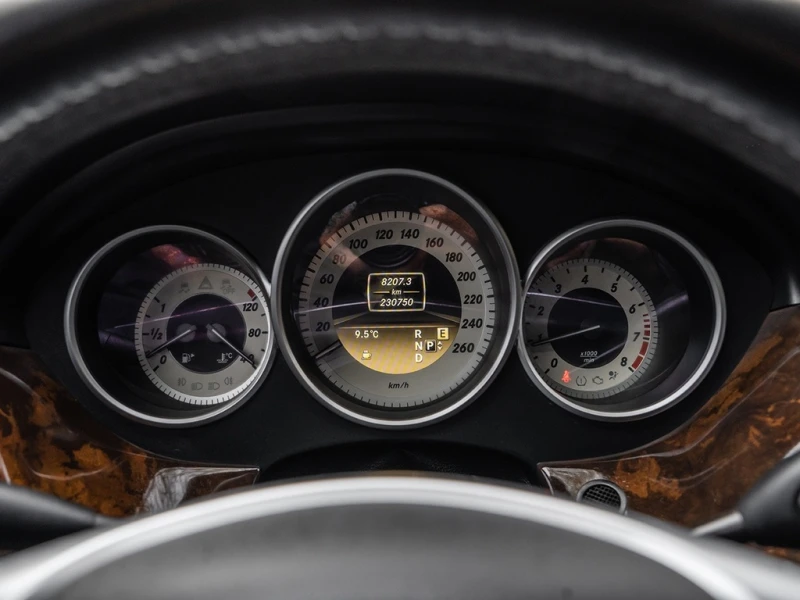 Mercedes-Benz CLS 500 4MATIC* Premium Audio* Масаж* Подгрев, снимка 10 - Автомобили и джипове - 52564225