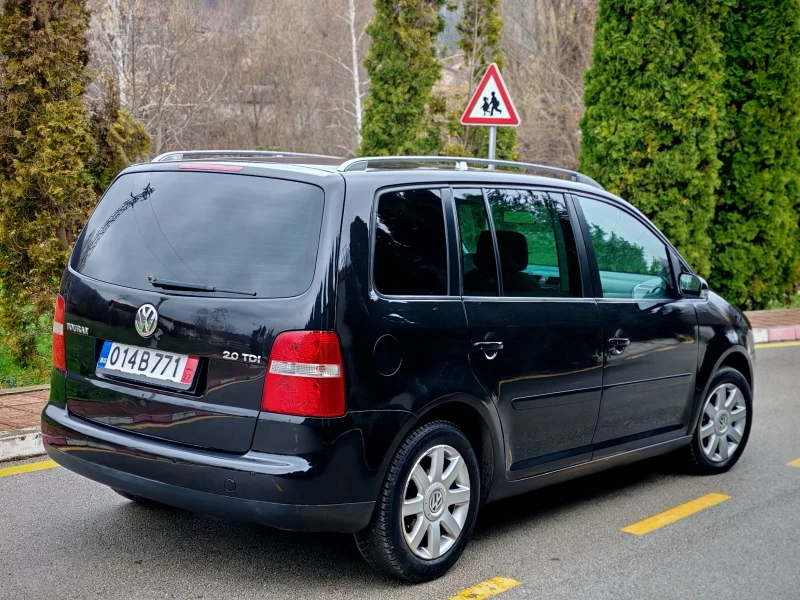 VW Touran 2.0TDI(140)* HIGHLINE* XENON* НОВ ВНОС* , снимка 8 - Автомобили и джипове - 52666332