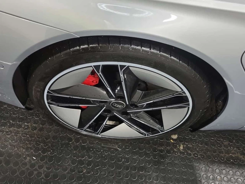 Audi E-Tron GT TECHNIK /B&O/360/DIS/PANO/NAVI/LANE ASSIST, снимка 6 - Автомобили и джипове - 53560791
