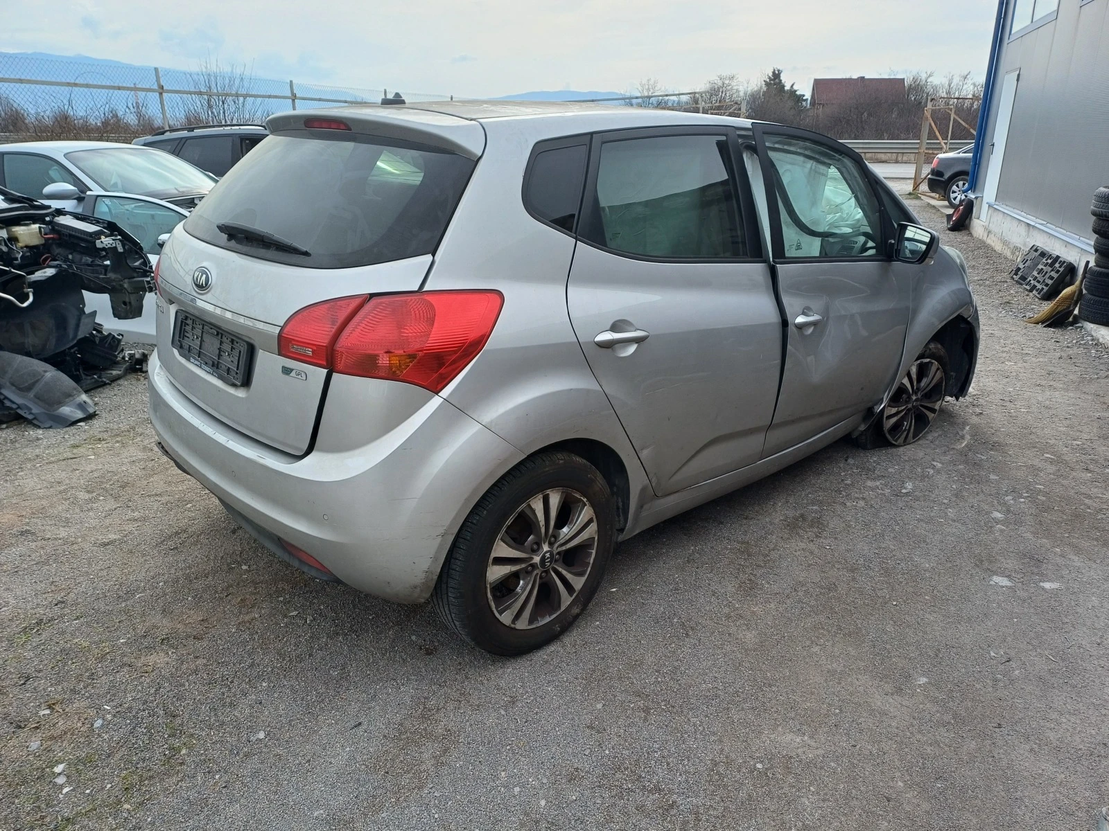 Kia Venga 1.4i-90кс-на части - изображение 3