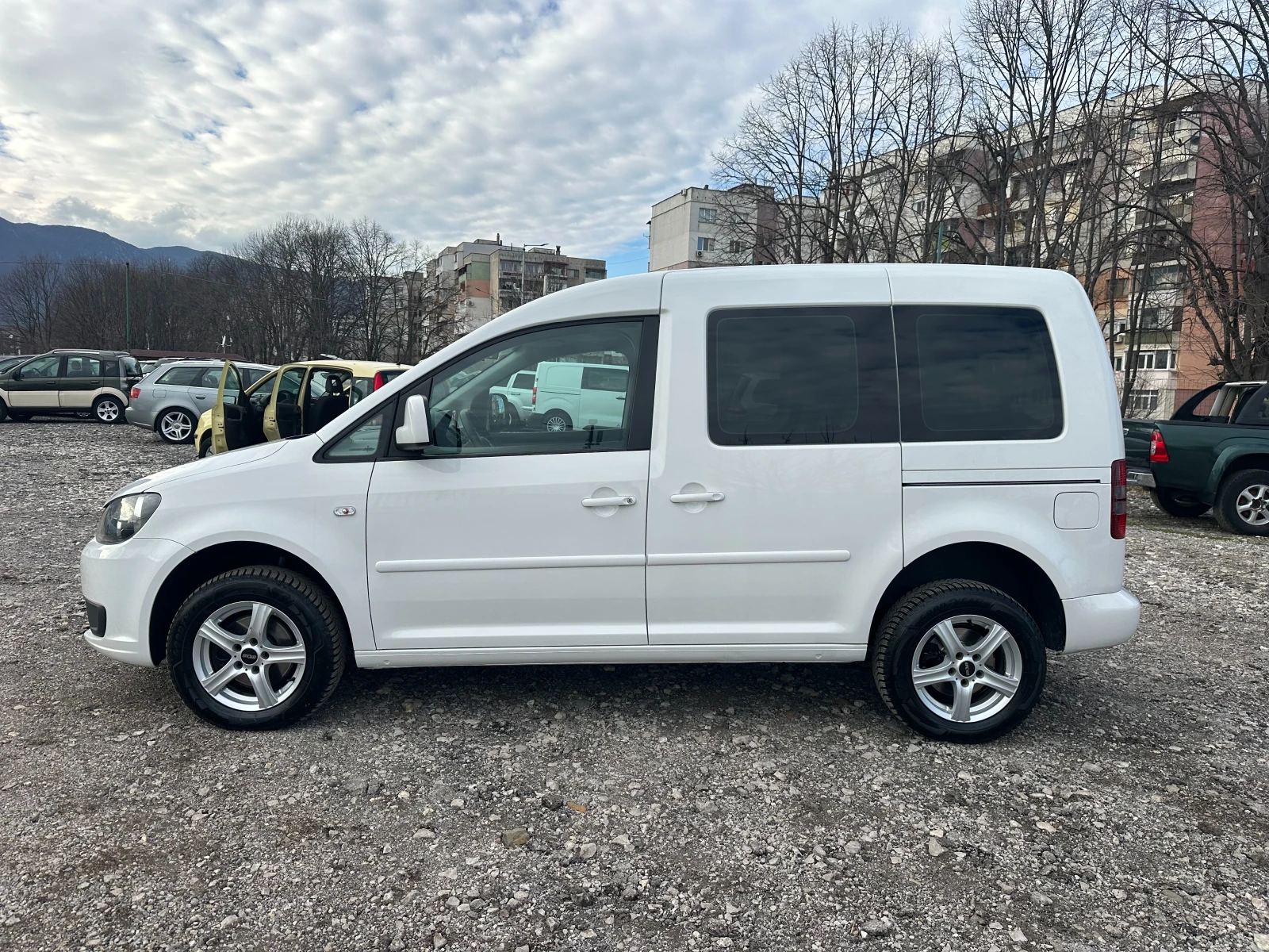 VW Caddy 2.0TDI 110kc 4X4 - изображение 2