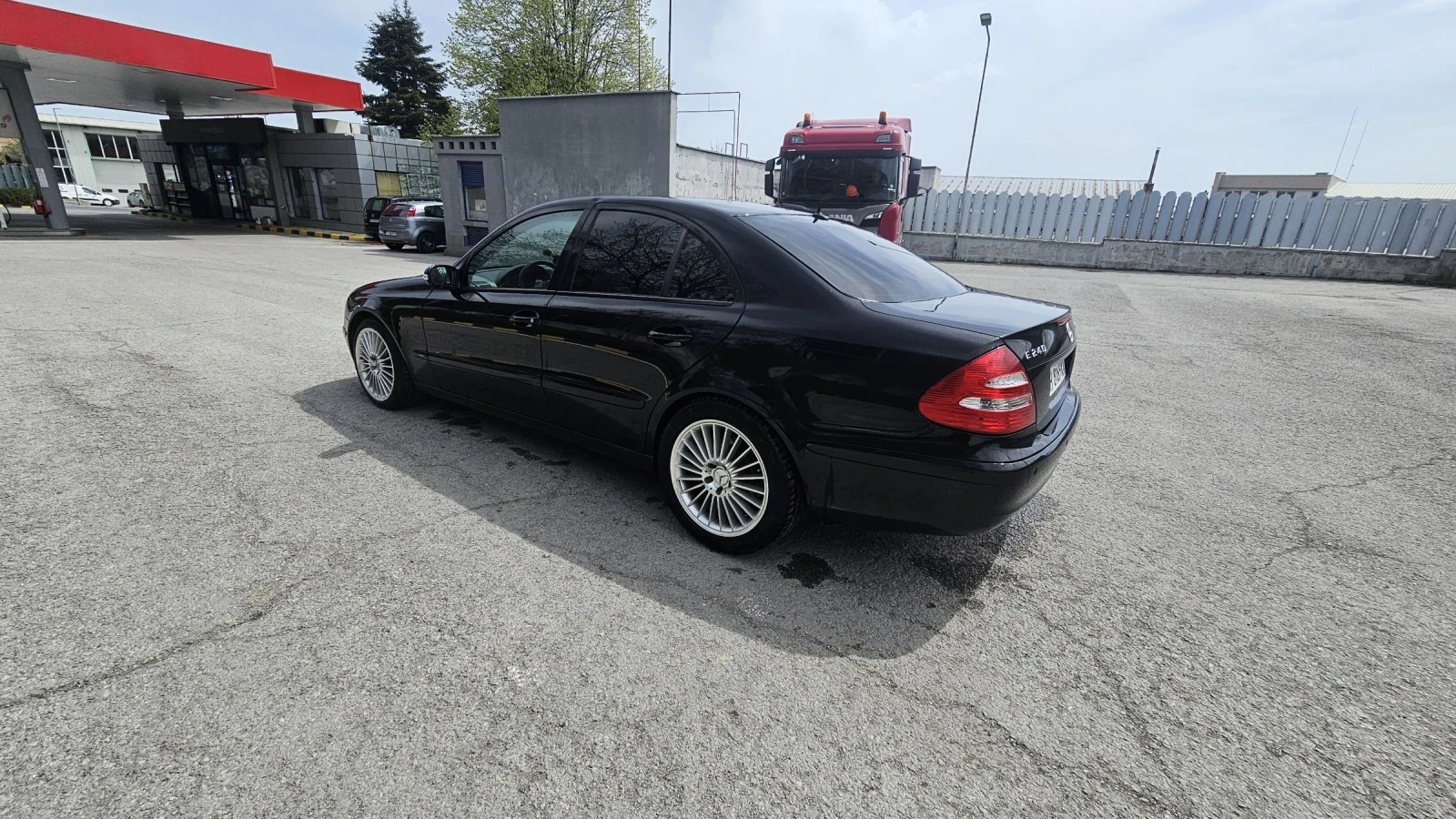 Mercedes-Benz E 240  - изображение 2