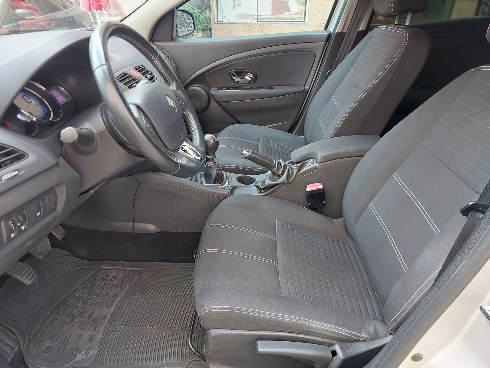 Renault Fluence 1.5 dci - изображение 7