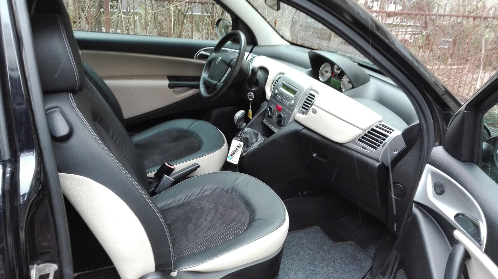 Lancia Ypsilon  - изображение 4