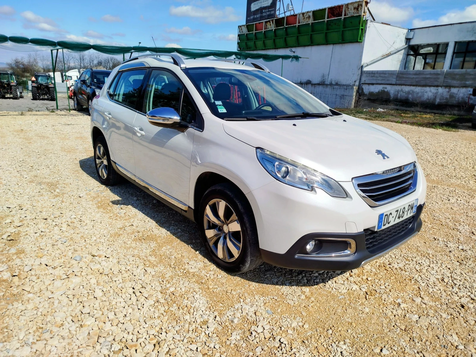 Peugeot 2008 1.6 e-HDI Реални километри , снимка 4 - Автомобили и джипове - 52851550