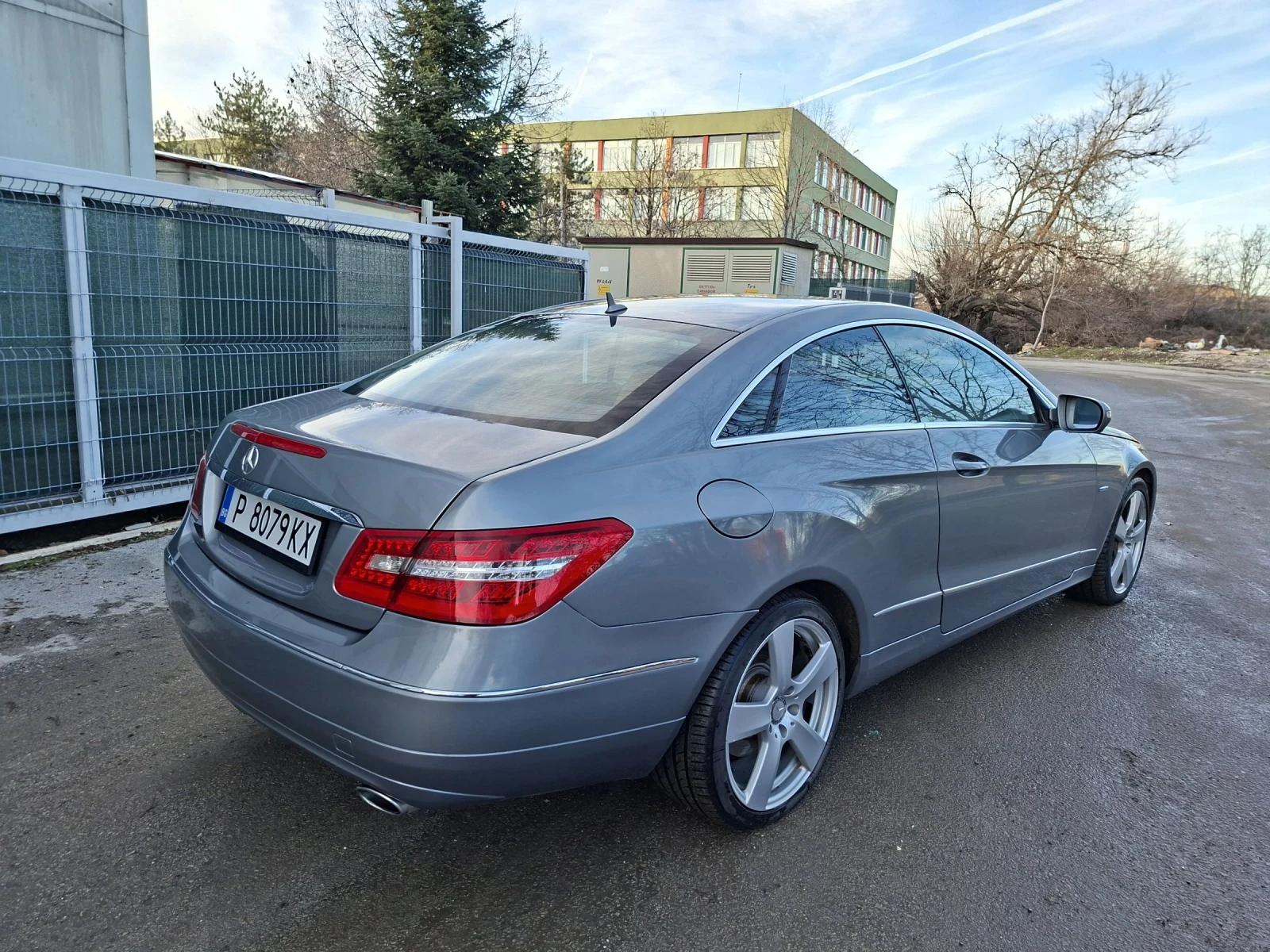 Mercedes-Benz E 350  - изображение 4