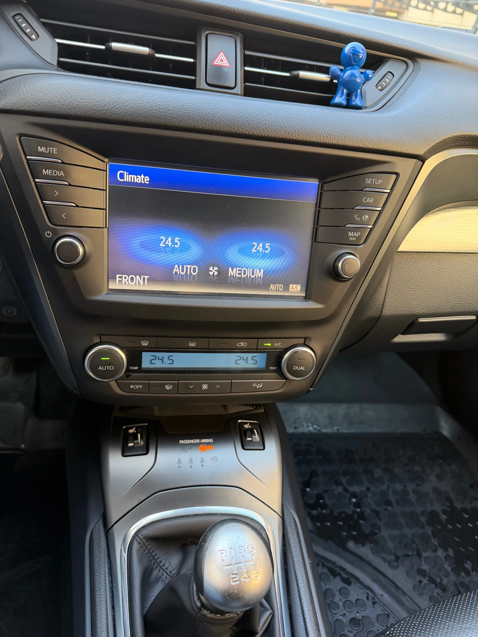 Toyota Avensis 2.0 D-4D 143 к.с, снимка 13 - Автомобили и джипове - 53731038