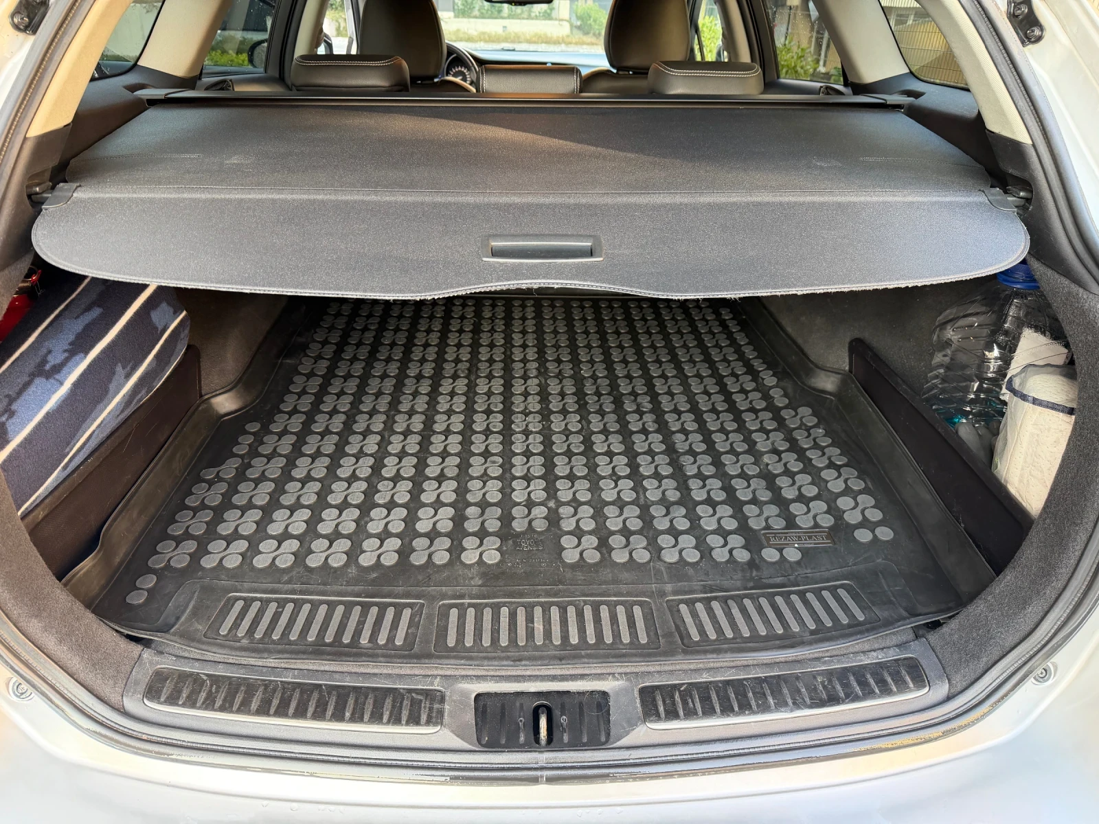 Toyota Avensis 2.0 D-4D 143 к.с, снимка 11 - Автомобили и джипове - 53731038