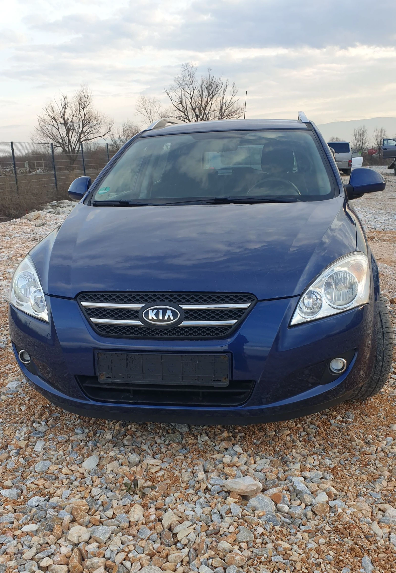Kia Ceed 1.6 LPG, снимка 3 - Автомобили и джипове - 54324530