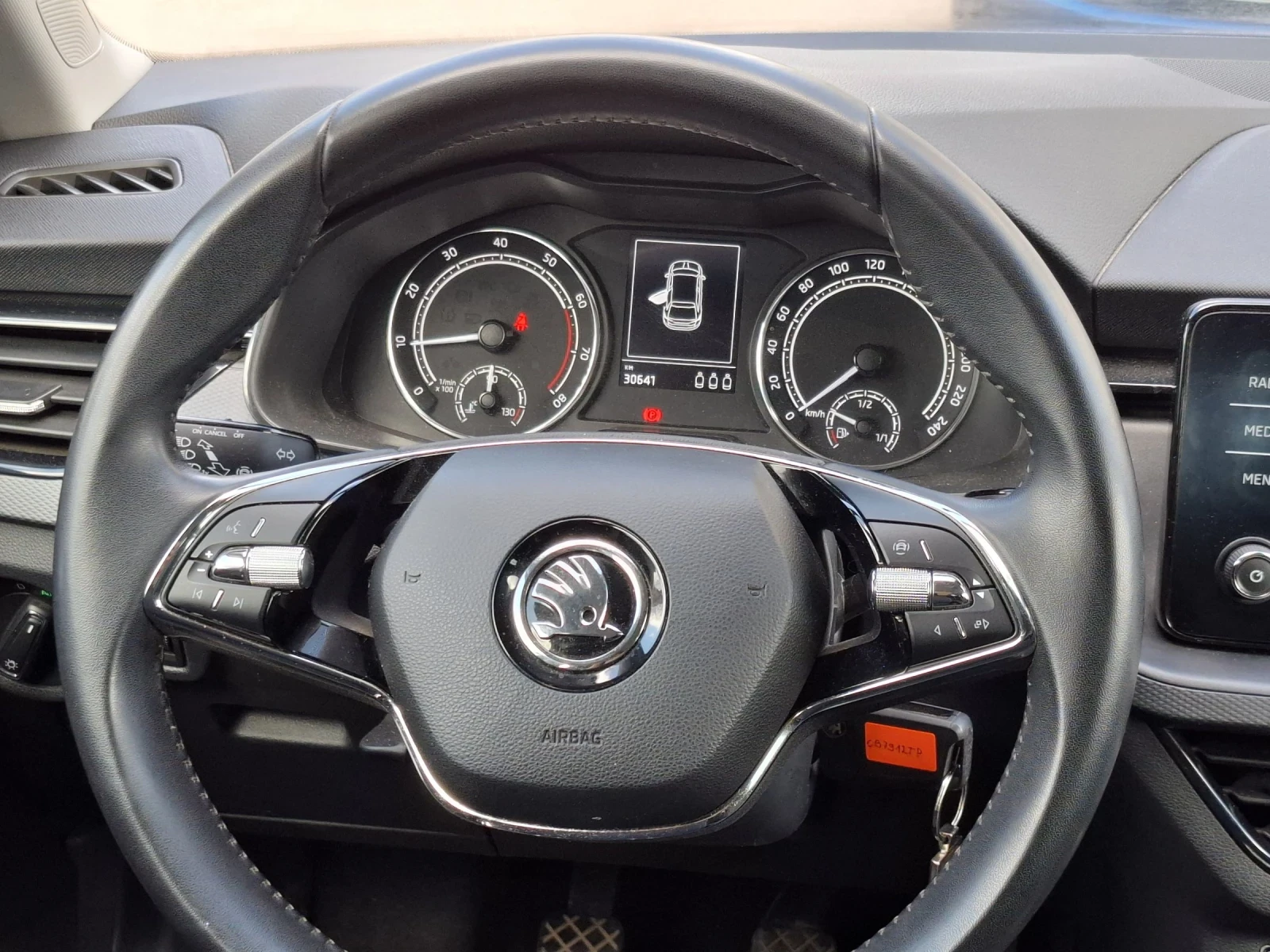 Skoda Scala 1.0 TSI, снимка 11 - Автомобили и джипове - 54225673