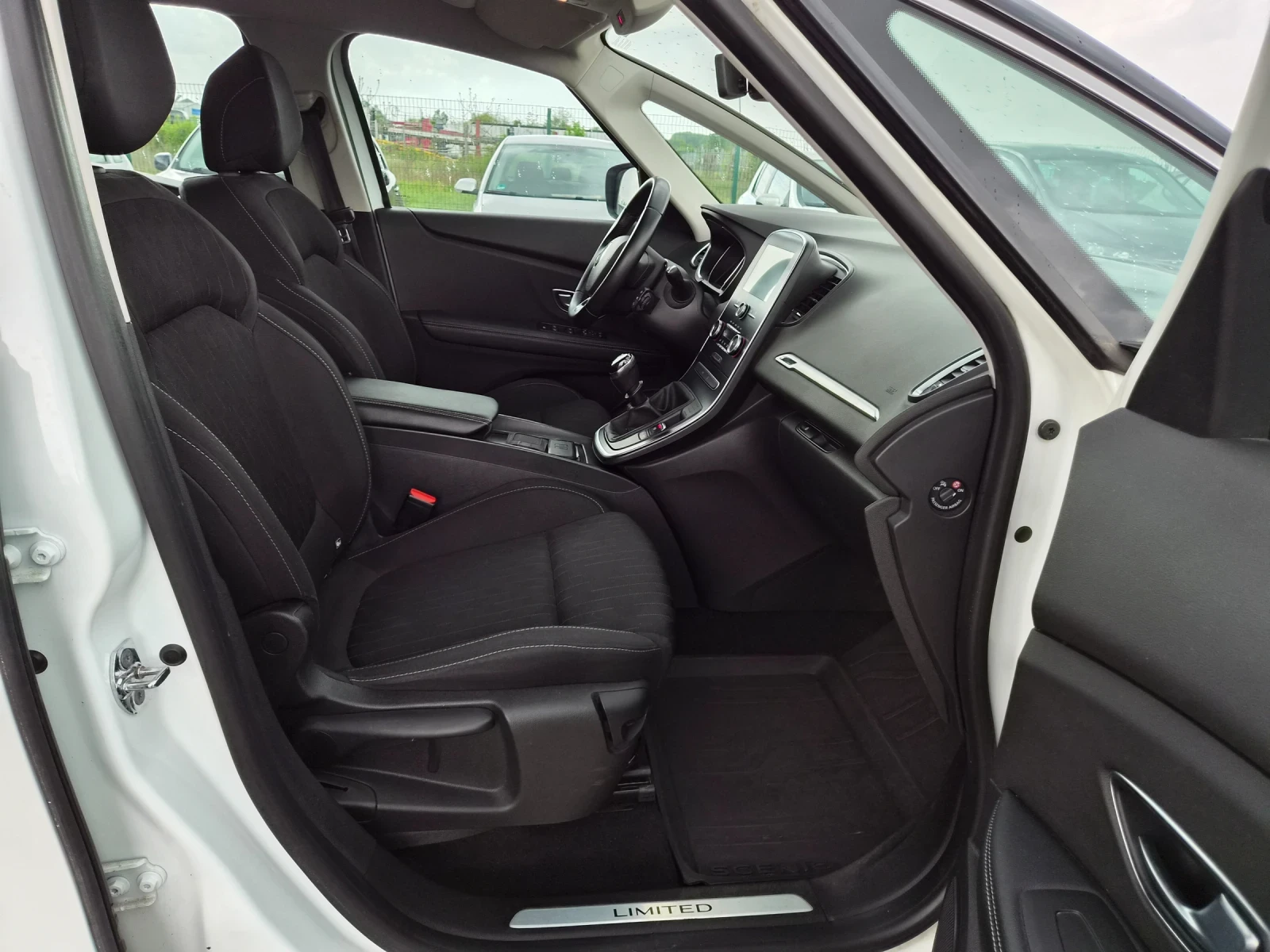 Renault Scenic 1.3TCE 116�� EURO 6B | Mobile.bg � ����������� 12