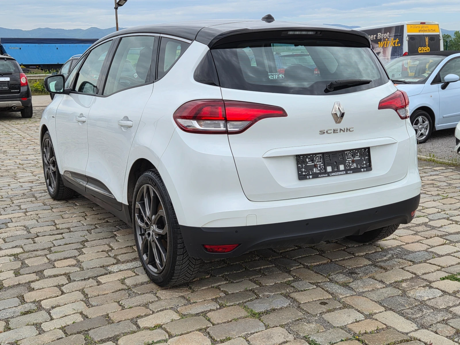 Renault Scenic 1.3TCE 116кс EURO 6B, снимка 8 - Автомобили и джипове - 54455123