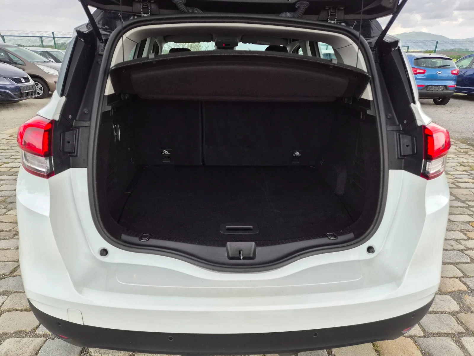 Renault Scenic 1.3TCE 116�� EURO 6B | Mobile.bg � ����������� 10