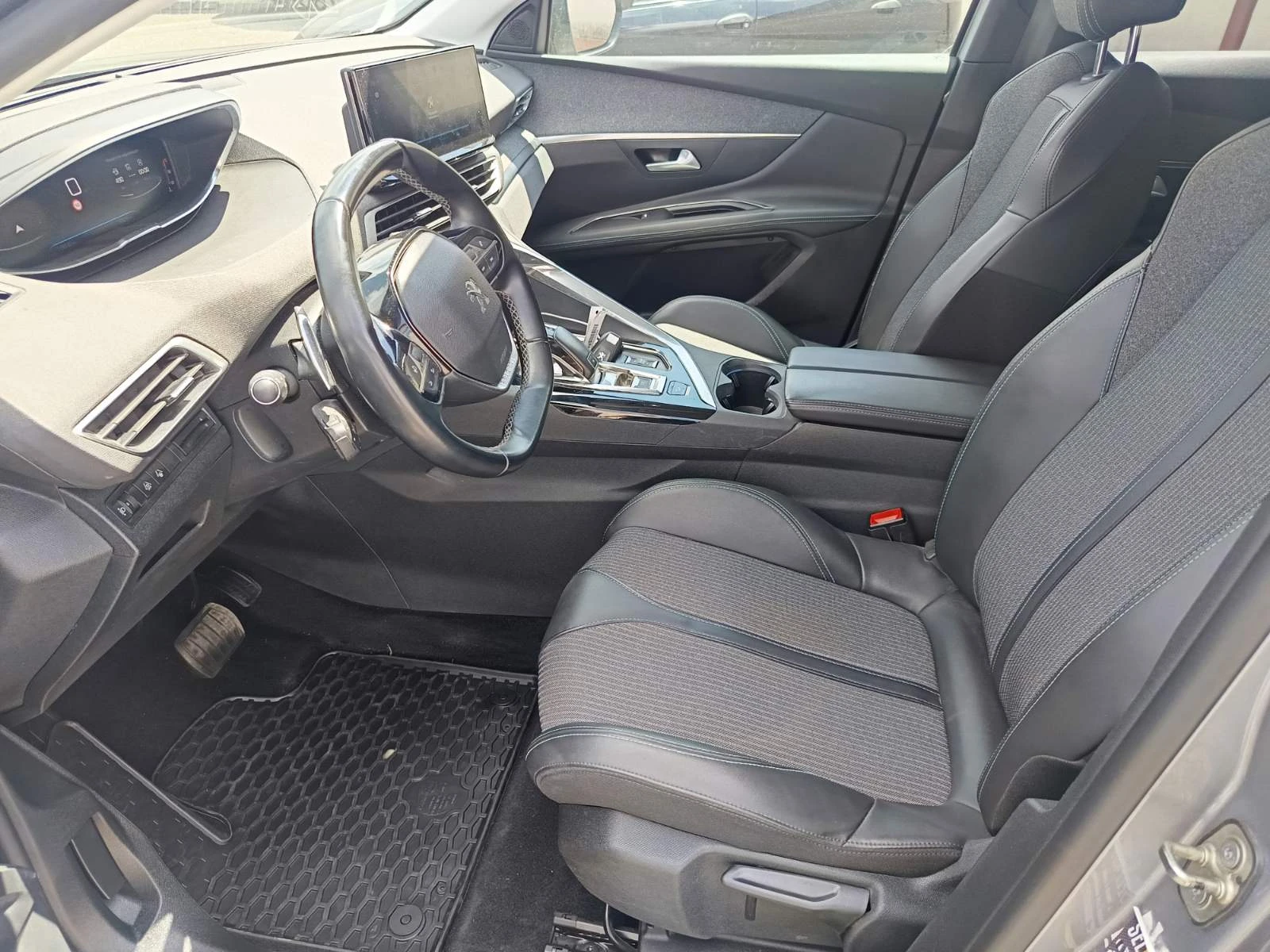 Peugeot 3008 Allure + AVTOMAT, снимка 8 - Автомобили и джипове - 54634782