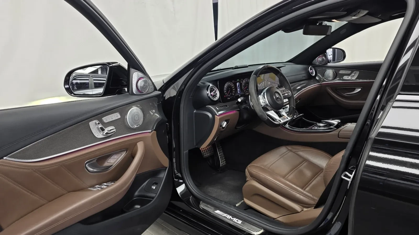 Mercedes-Benz E 53 AMG МАСАЖИ/360 Cam/Подгрев/Обдух/HUD/, снимка 5 - Автомобили и джипове - 54765863