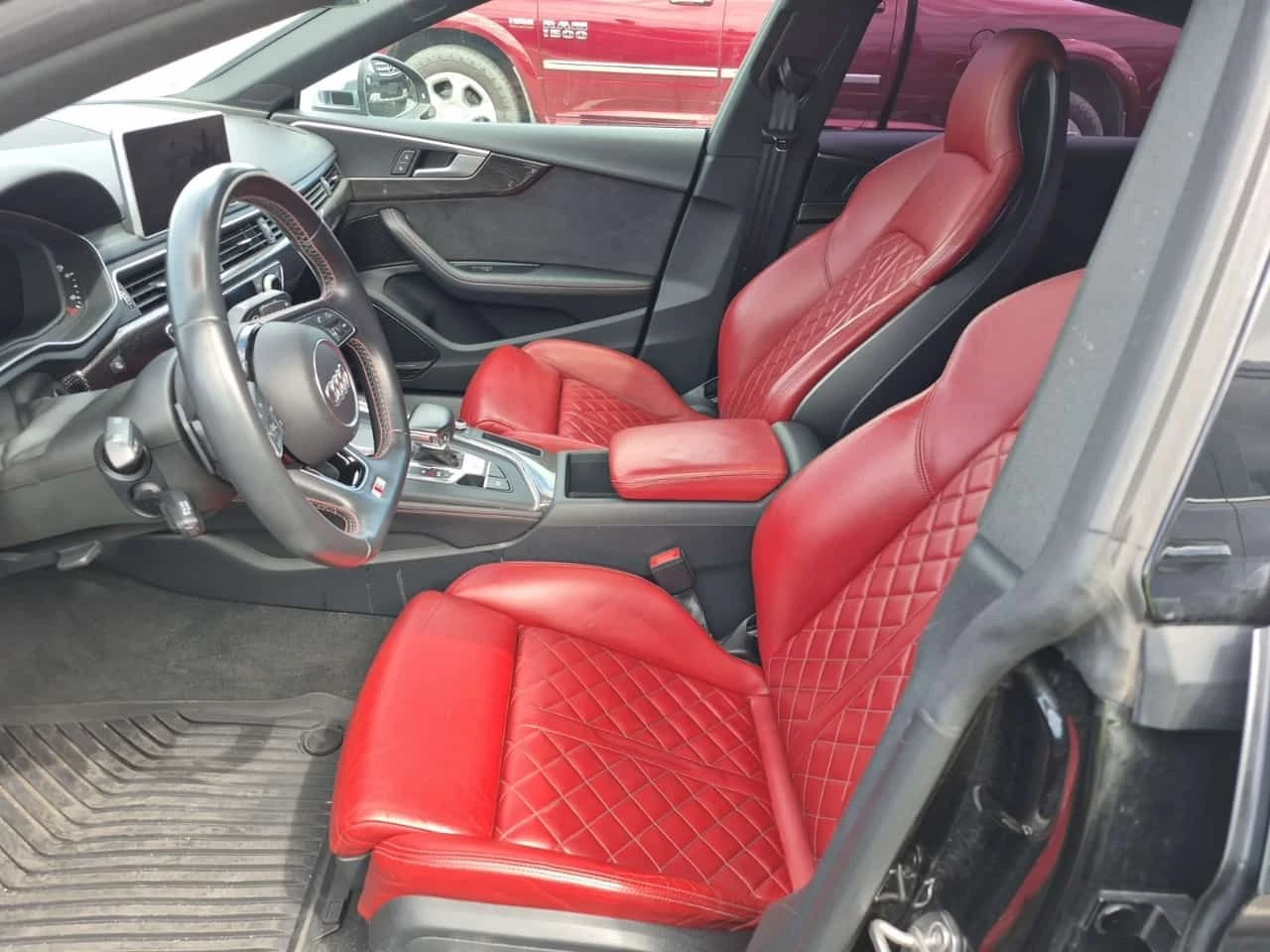 Audi S5  Technik / ДИСТРОНИК / ЦЕНА ДО БЪЛГАРИЯ / 360 , снимка 8 - Автомобили и джипове - 55281408