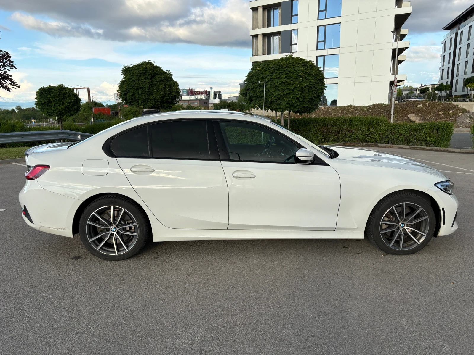 BMW 330 xi, снимка 4 - Автомобили и джипове - 55385518