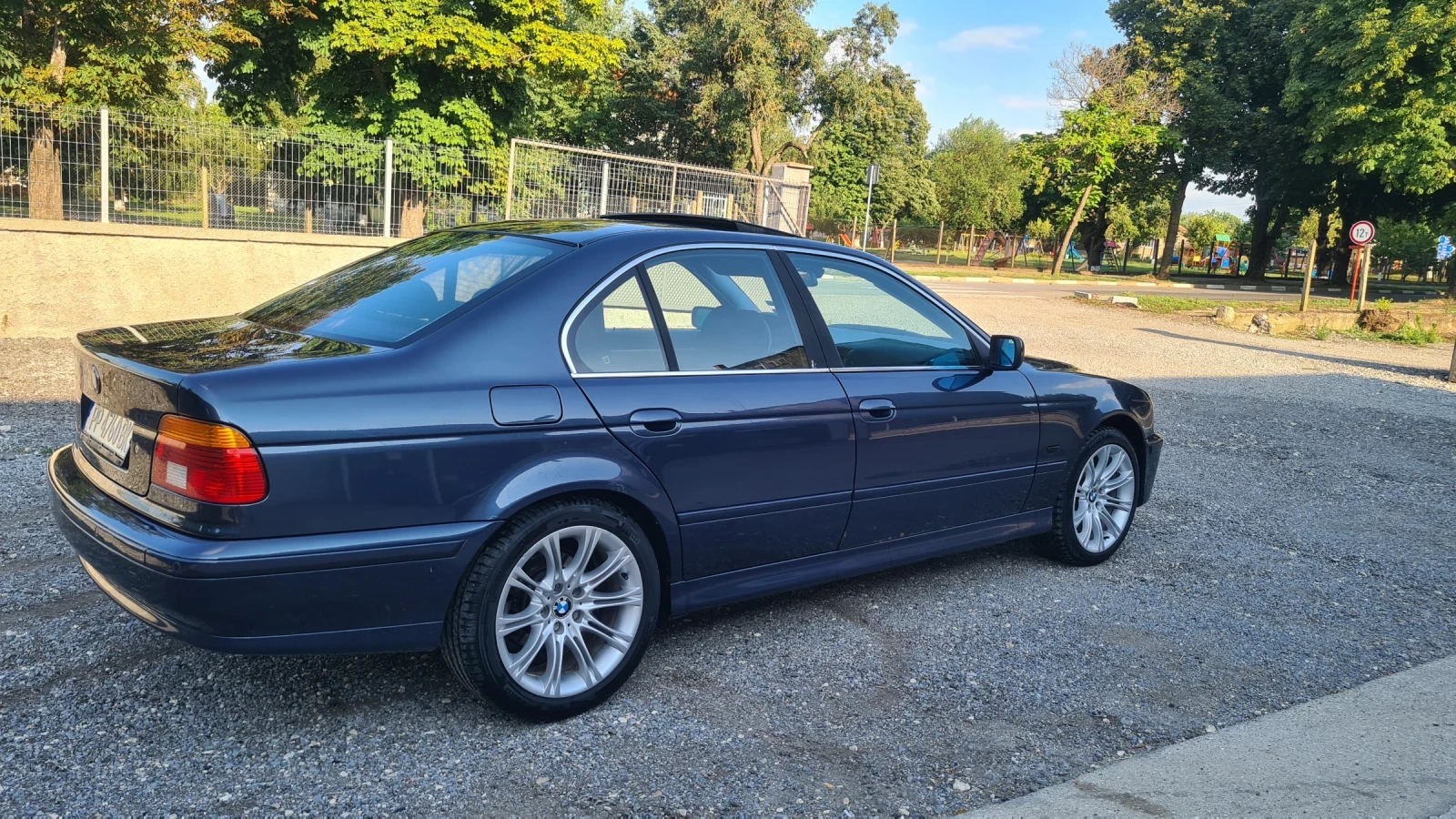 BMW 520, снимка 3 - Автомобили и джипове - 55458706