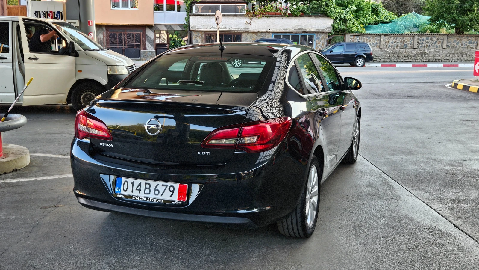Opel Astra 1.7 CRDI SEDAN/KLIMATRON/KOJA/COSMO, снимка 5 - Автомобили и джипове - 55593014