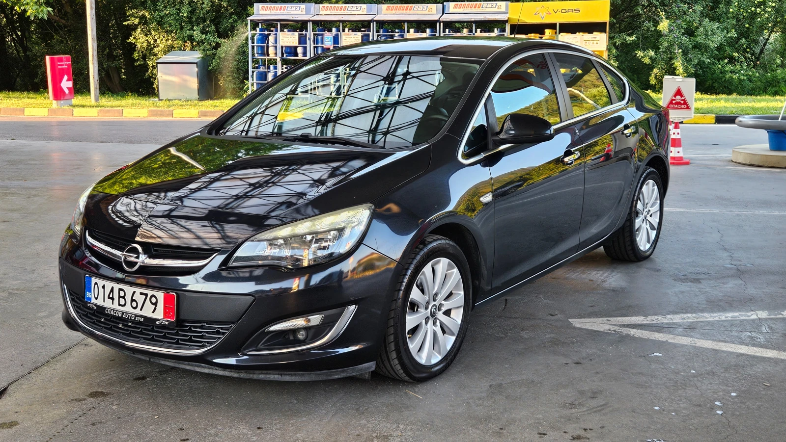 Opel Astra 1.7 CRDI SEDAN/KLIMATRON/KOJA/COSMO, снимка 2 - Автомобили и джипове - 55593014
